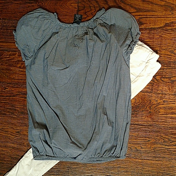 Chambray blue on or off shoulder Peasant top - Picture 4 of 4